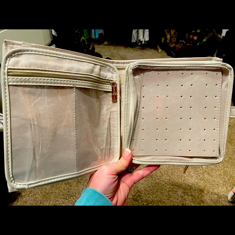 Kendra Scott travel jewelry organizer